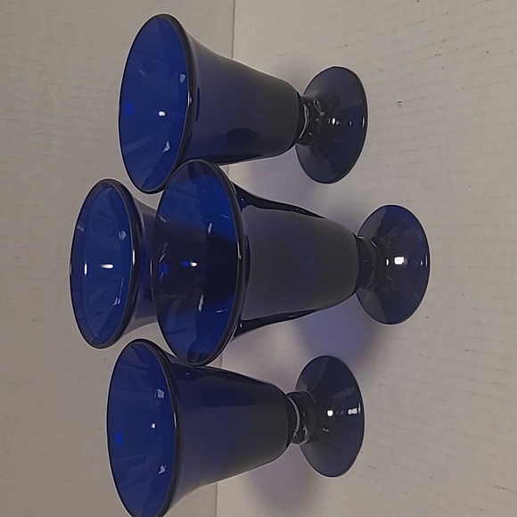 Set of 4 Handblown Cobalt Blue Glasses - Picture 2 of 16